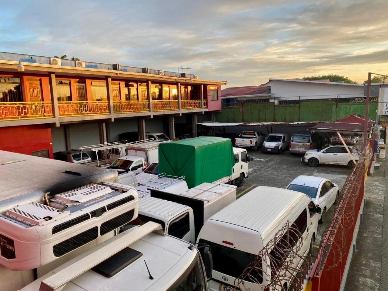 Hotel Costa Del Sol Puerto Limon Exteriér fotografie